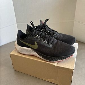 Mens Nike Running Shoe size 13 black